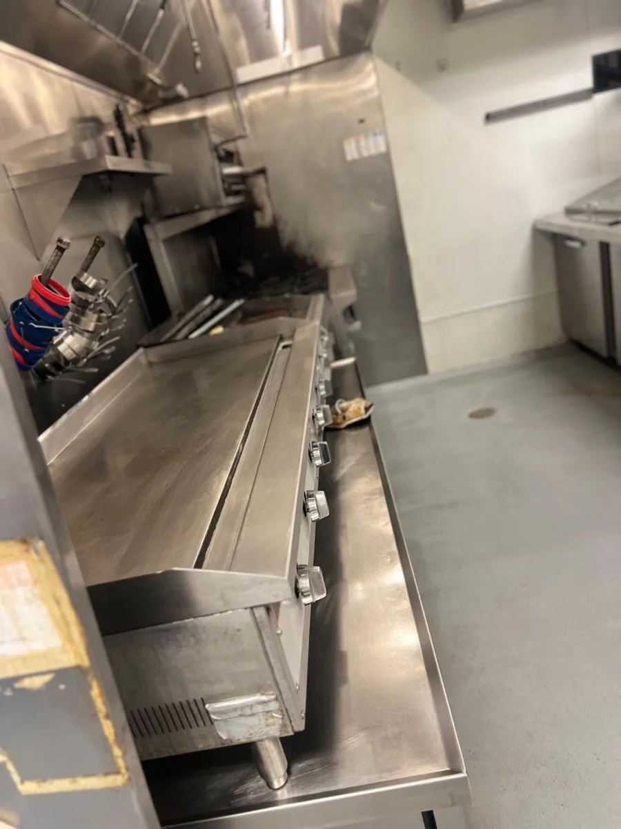 The cooking line after cleaning